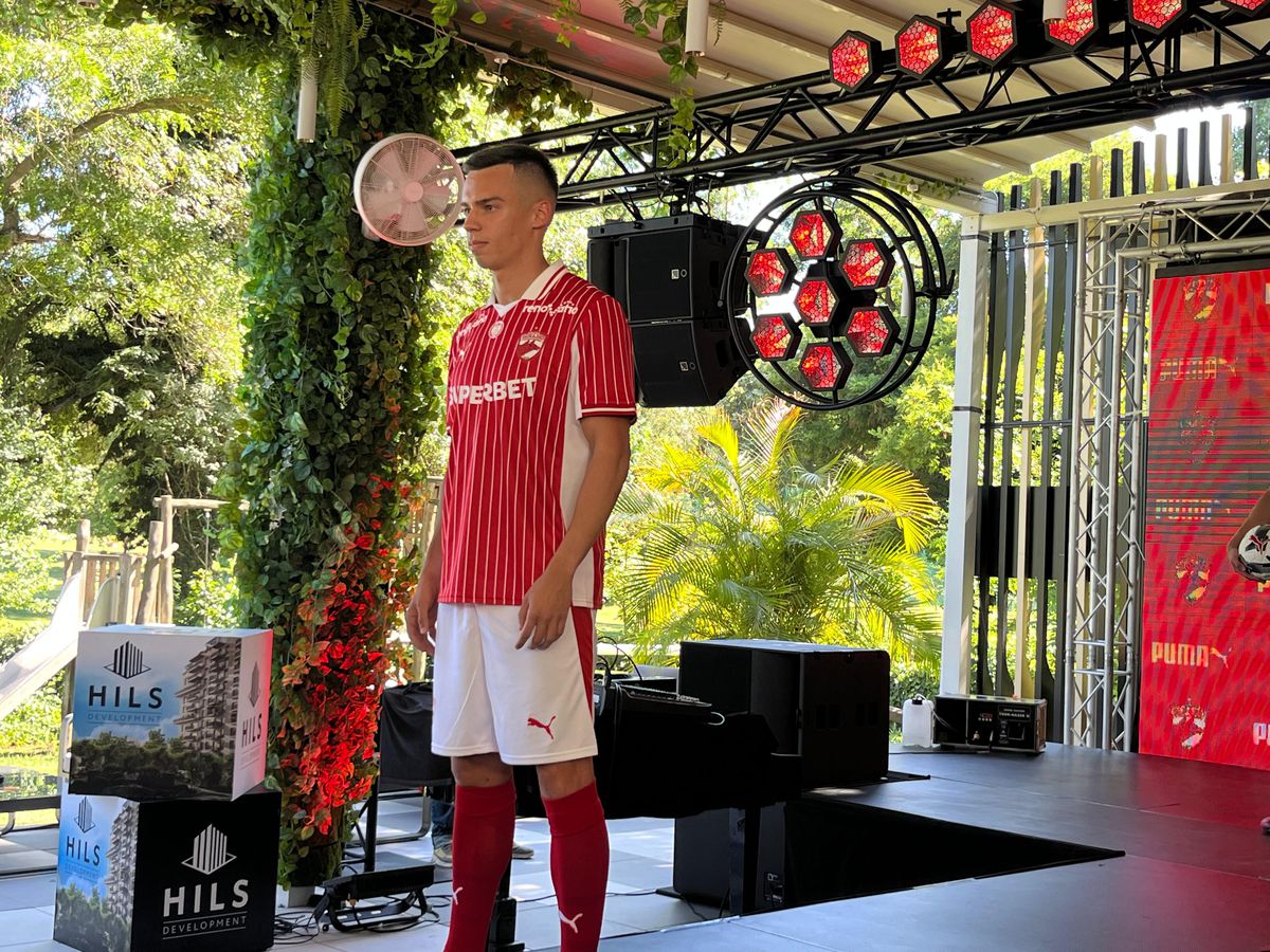 Raul Rusescu, după ce a văzut echipamentele lui Dinamo: „E de la Steaua? Zici că e de antrenament”