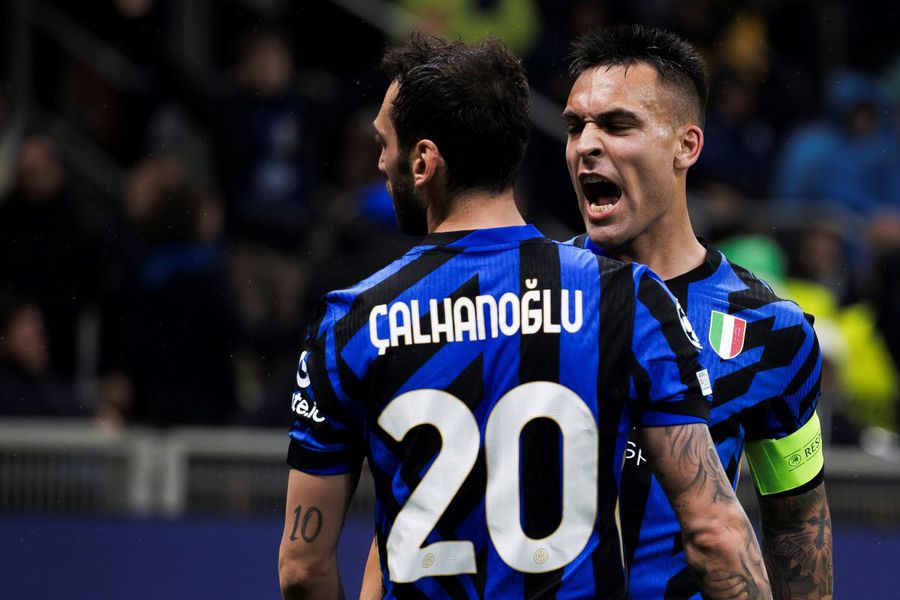 Calhanoglu vs Lautaro Martinez / Foto: Imago Cristi Chivu îi poate depăși pe Conte și Simone Inzaghi » Mai are șase meciuri pentru a doborî recordul clubului!