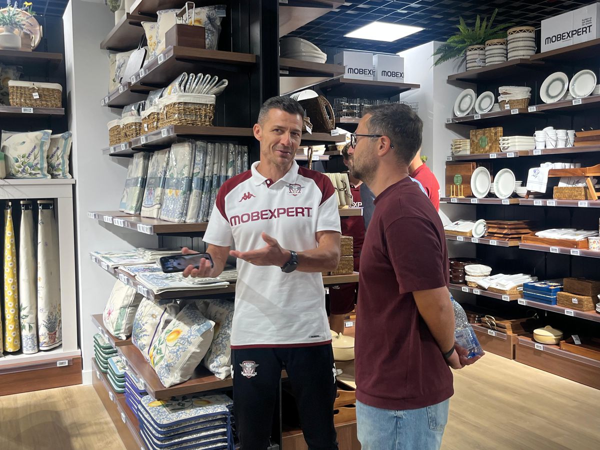 Rapid la Mobexpert - lansare magazin