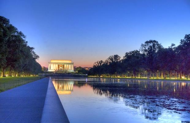 Acuzat că a distrus bazinul renovat de Donald Trump, fostul sportiv olimpic riscă ani grei de închisoare!