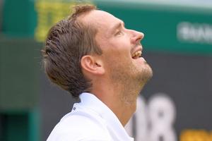 Rezultat-ȘOC la Wimbledon! Daniil Medvedev, eliminat de locul 74 mondial, după o desfășurare rară