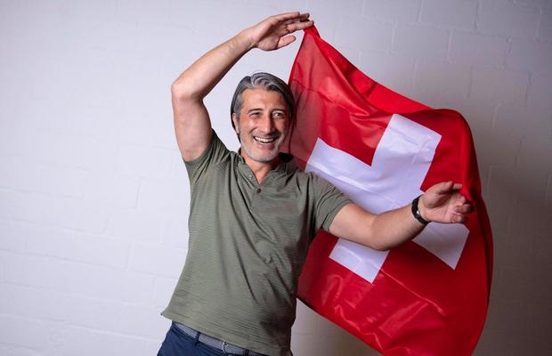 Murat Yakin are grijă de somnul fanilor » Selecționerul Elveției vinde saltele cu somiere în jumătate din țară