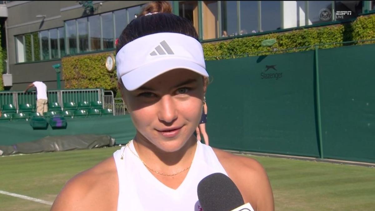 Iva știe fotbal! Calificată în optimi la Wimbledon, noua senzație a tenisului e cu ochii pe tot ce mișcă la Campionatul Mondial