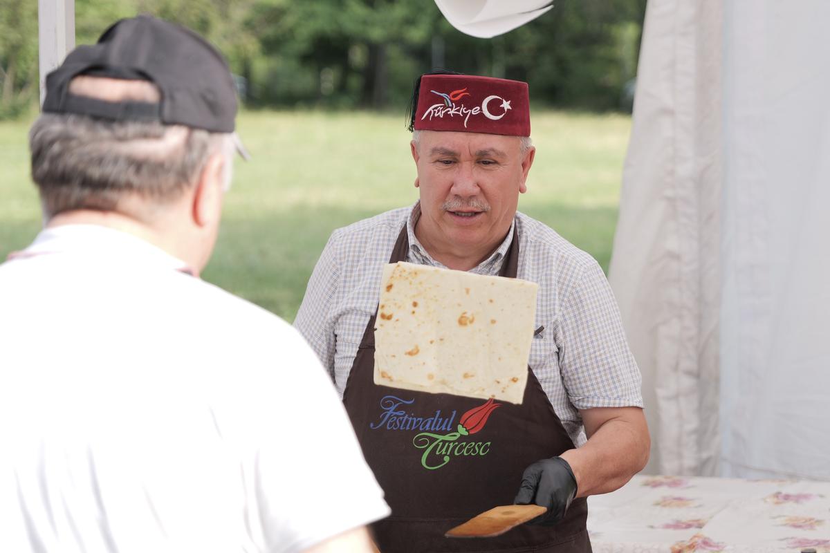 Kebab Arena! În absența fotbalului, turcii au pus stăpânire pe cel mai mare stadion al României