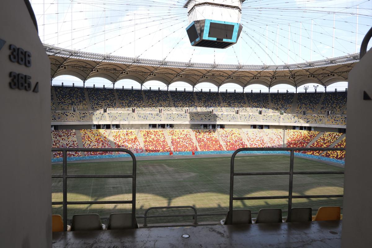 Dezastru total pe Arena Națională! » Cel mai mare stadion al țării a fost inundat de furtună: lifturile sunt inundate și blocate, iar gazonul e distrus
