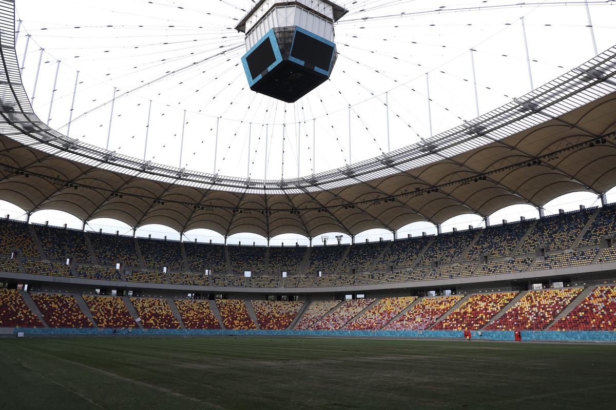 Dezastru total pe Arena Națională! » Cel mai mare stadion al țării a fost inundat de furtună: lifturile sunt inundate și blocate, iar gazonul e distrus