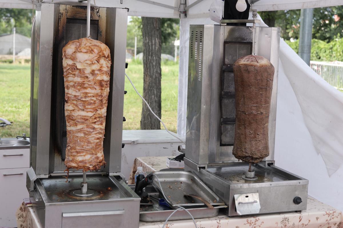 Kebab Arena! În absența fotbalului, turcii au pus stăpânire pe cel mai mare stadion al României