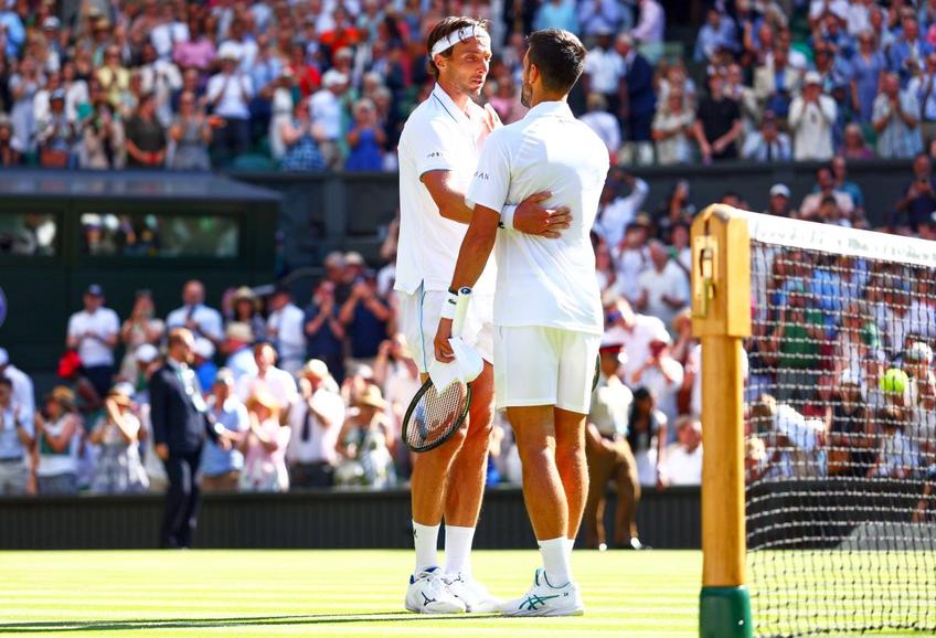 Novak Djokovic este în optimi la Wimbledon // foto: Imago