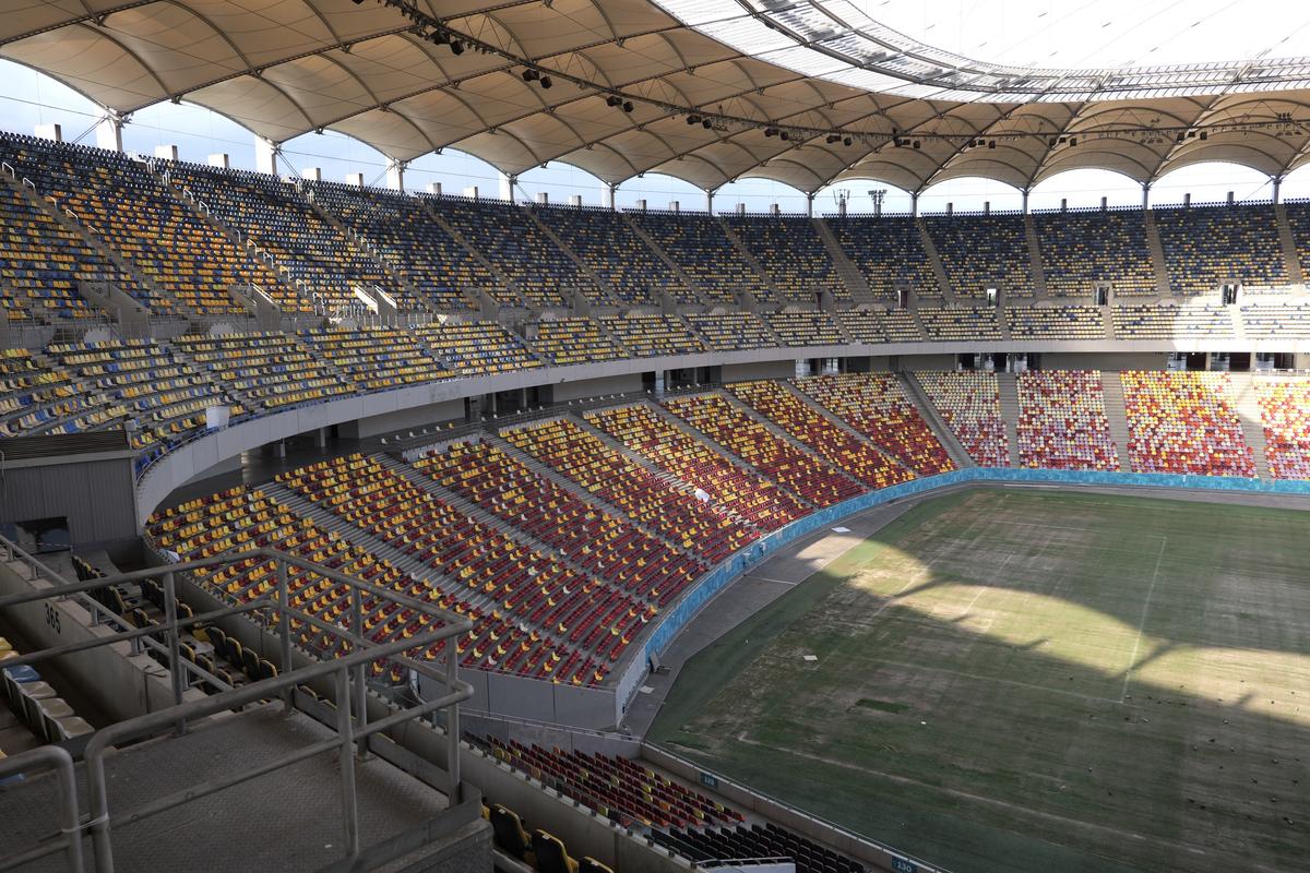 Dezastru total pe Arena Națională! » Cel mai mare stadion al țării a fost inundat de furtună: lifturile sunt inundate și blocate, iar gazonul e distrus