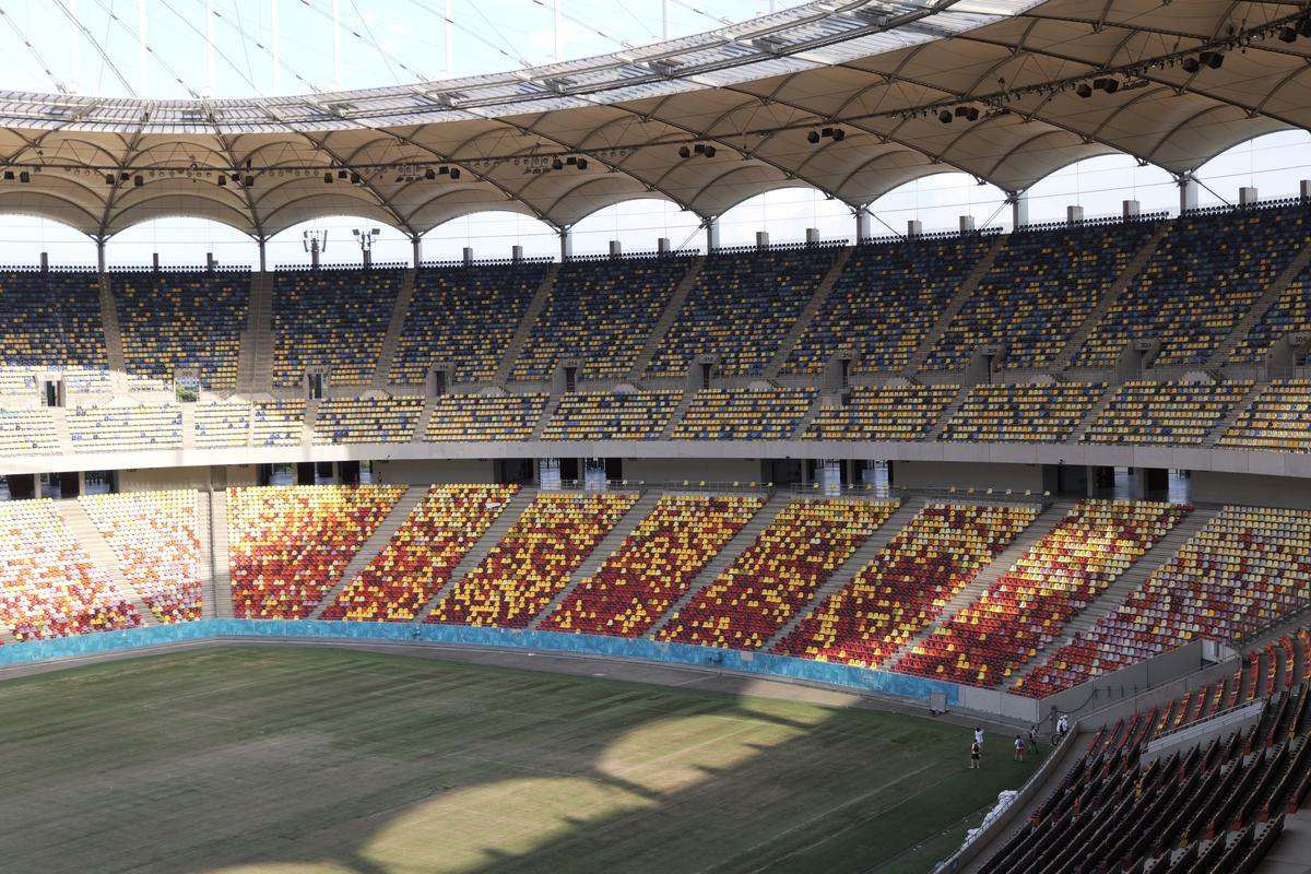 Dezastru total pe Arena Națională! » Cel mai mare stadion al țării a fost inundat de furtună: lifturile sunt inundate și blocate, iar gazonul e distrus
