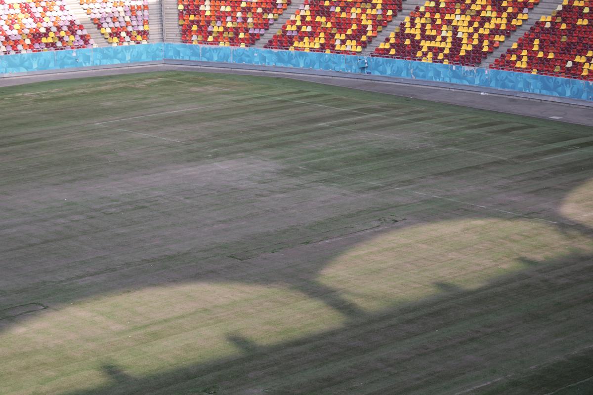 Dezastru total pe Arena Națională! » Cel mai mare stadion al țării a fost inundat de furtună: lifturile sunt inundate și blocate, iar gazonul e distrus