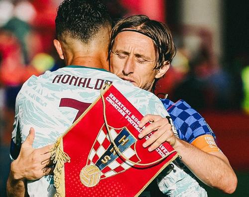 Duel epic între foștii colegi de la Real Madrid (4 UCL câștigate împreună), Cristiano Ronaldo și Luka Modric
