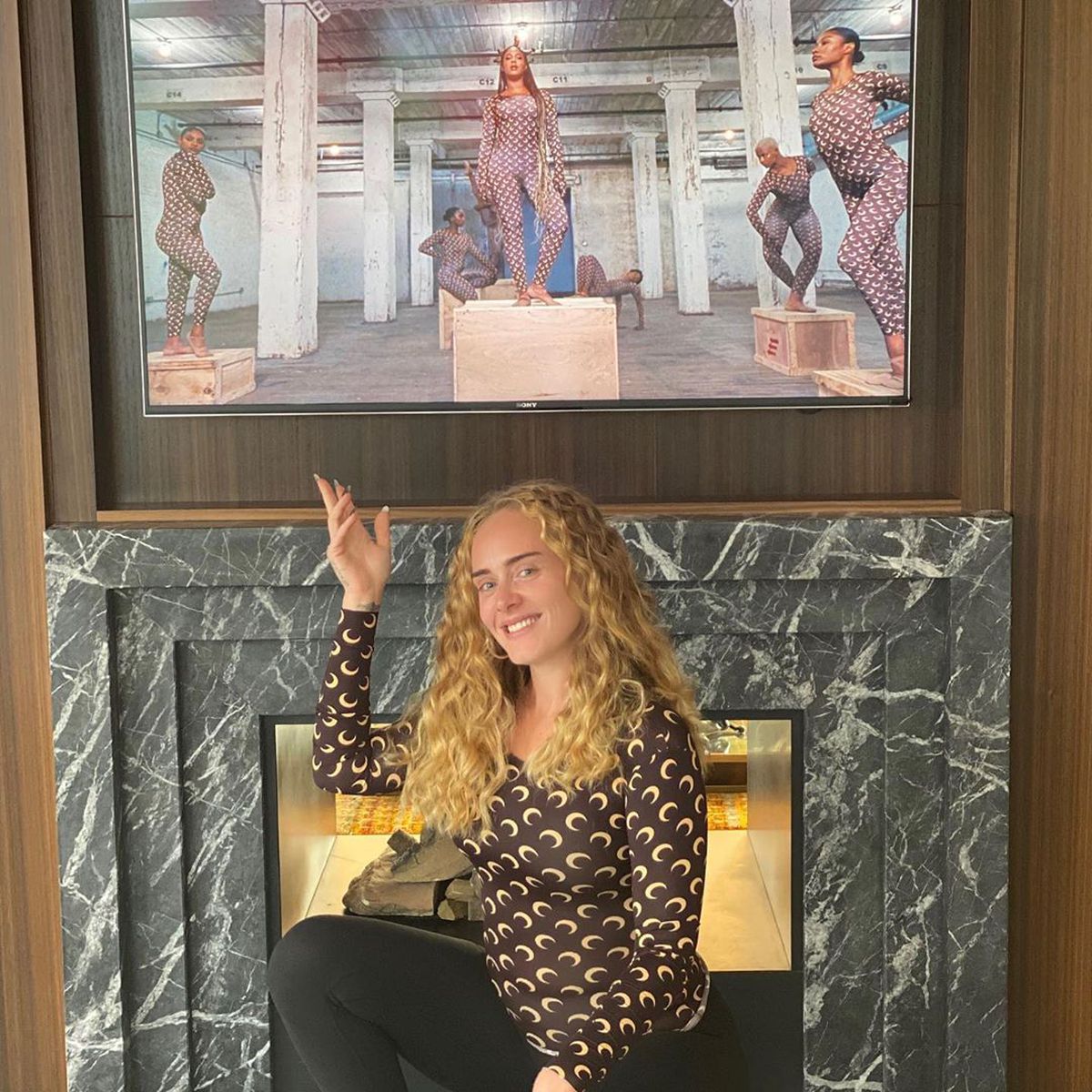 FOTO Cum a pierdut Adele aproape 50 de kg » Cântăreața e de nerecunoscut în cea mai recentă poză postată!