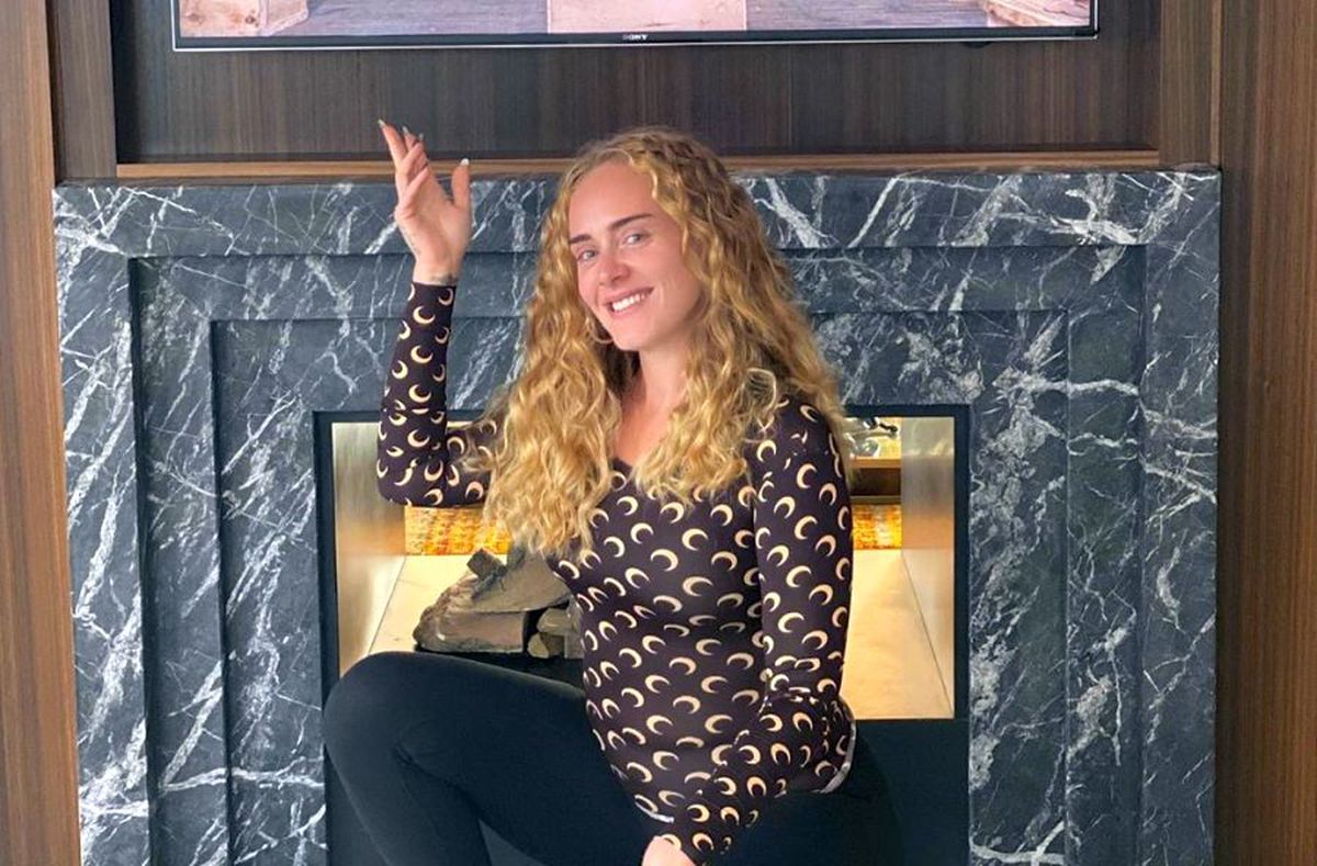 FOTO Cum a pierdut Adele aproape 50 de kg » Cântăreața e de nerecunoscut în cea mai recentă poză postată!