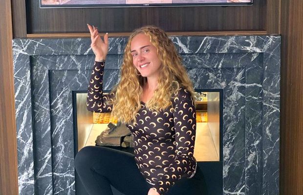 FOTO Cum a pierdut Adele aproape 50 de kg » Cântăreața e de nerecunoscut în cea mai recentă poză postată!