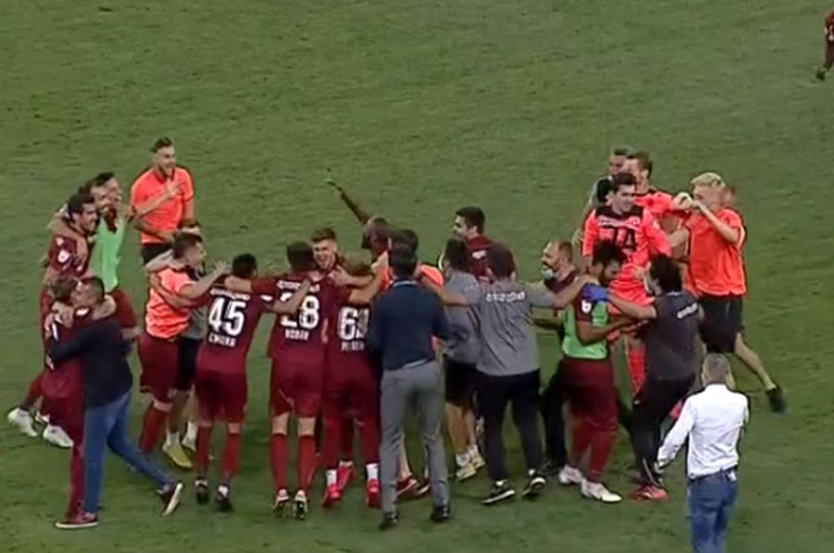 CFR CLUJ. Campioana urcă în topuri! Pe locul 4 la numărul total de triumfuri în Liga 1 + Ce performanță impresionantă a reușit Dan Petrescu