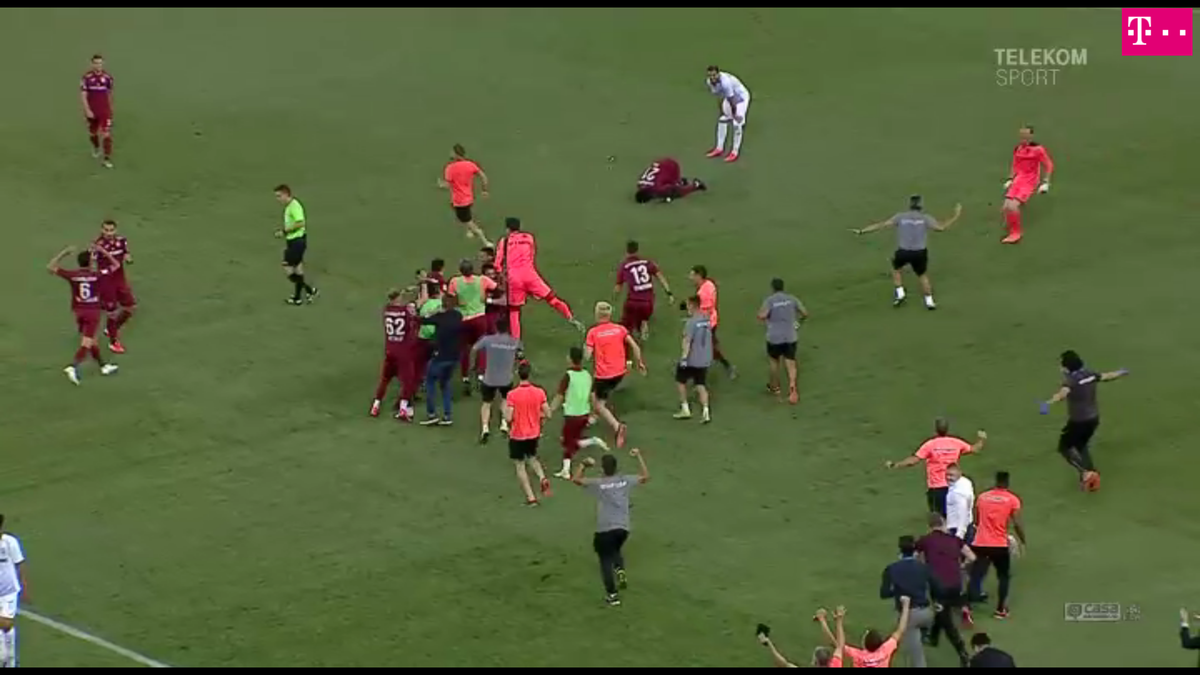 CFR Cluj. Răbufnire neașteptată în noaptea titlului! Starul campioanei anunță că vrea să plece: „Nu suntem plătiți din martie, e inadmisibil”