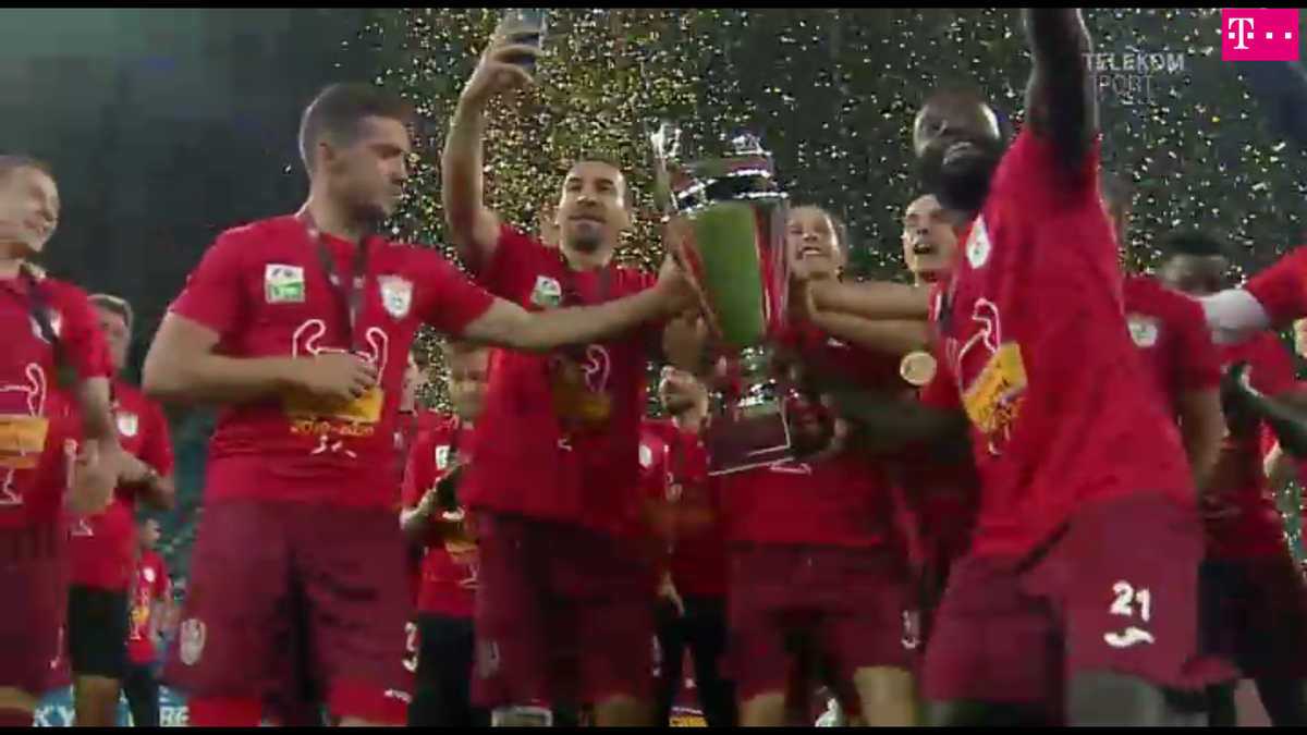 CFR CAMPIOANĂ // FOTO Agonie și extaz pe „Oblemenco”