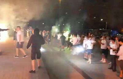 CRAIOVA - CFR CLUJ 1-3. VIDEO+FOTO Fanii Craiovei s-au strâns la stadion! Scandări xenofobe, înjurături la adresa lui Mititelu și încurajări pentru echipă