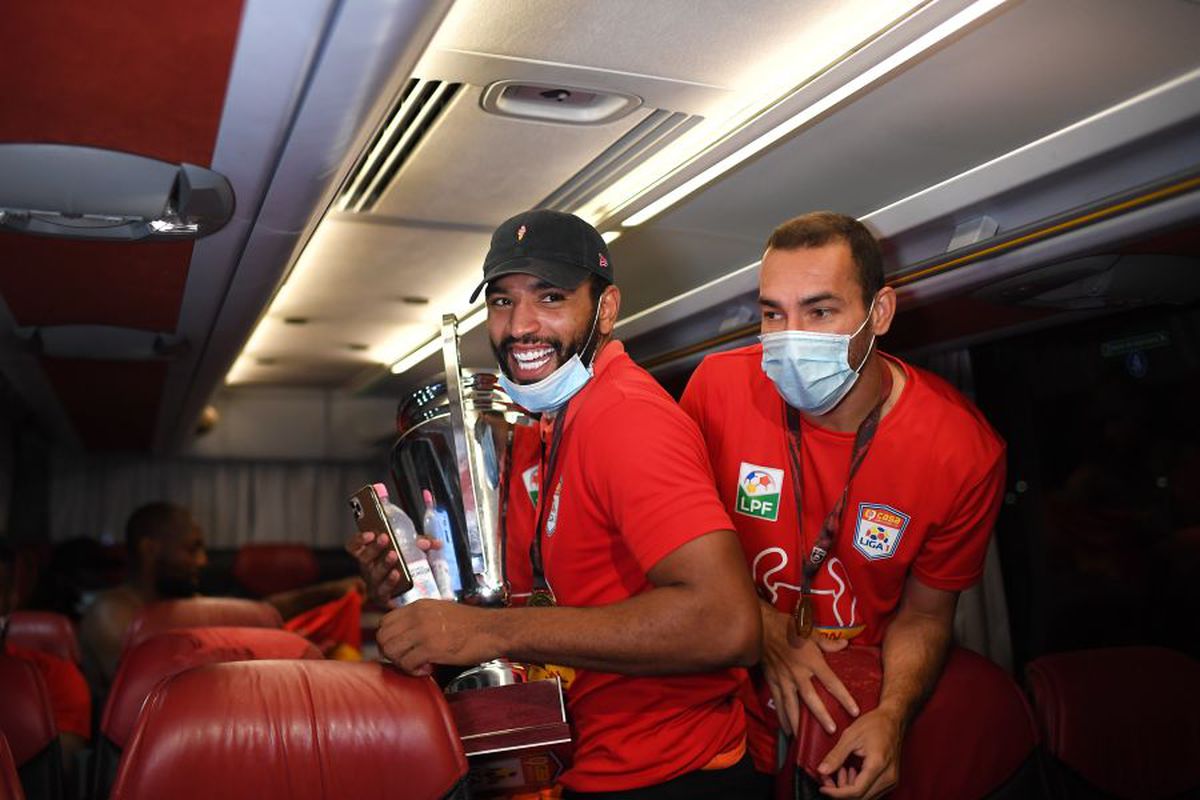 CFR Cluj s-a făcut de râs! Presată politic, echipa din Gruia a votat ca titlul să meargă la Craiova!