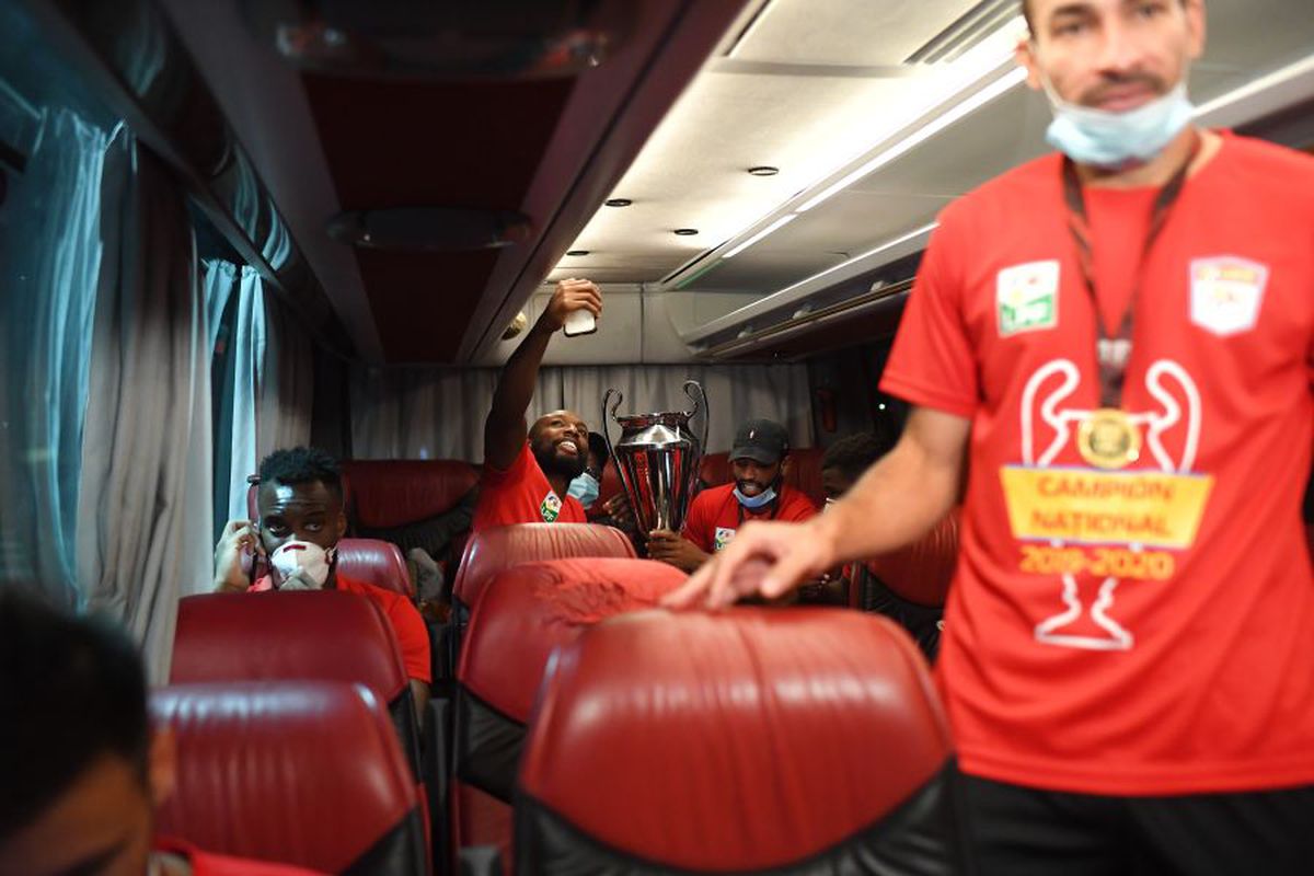 CFR Cluj s-a făcut de râs! Presată politic, echipa din Gruia a votat ca titlul să meargă la Craiova!