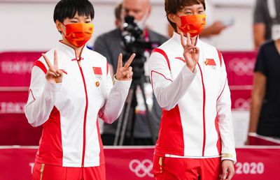 Scandal politic la Tokyo: chinezoaicele au urcat pe podium cu portretul „celui mai mare criminal în masă din istorie”