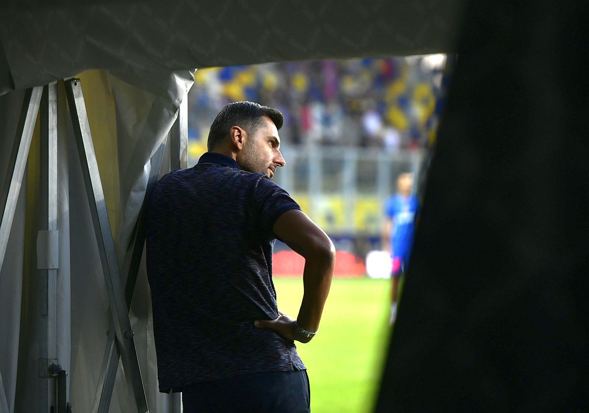 Victoria din Slovacia lasă urme » Dică a pierdut 3 TITULARI + Cum arată acum primul „11” de la FCSB pentru meciul cu Mioveni