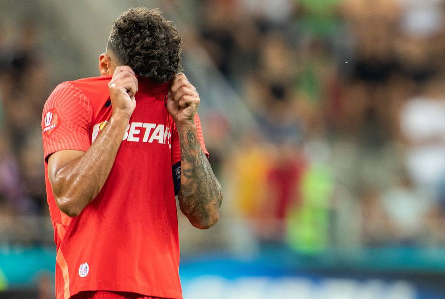 Dunajska Streda - FCSB | Florinel Coman, noul căpitan al roș-albaștrilor, a ieșit de pe teren la pauză. Florinel Coman, pacient sau fotbalist? Îngrijorare la FCSB înainte de RMN: se conturează a patra accidentare gravă din ultimii 2 ani!