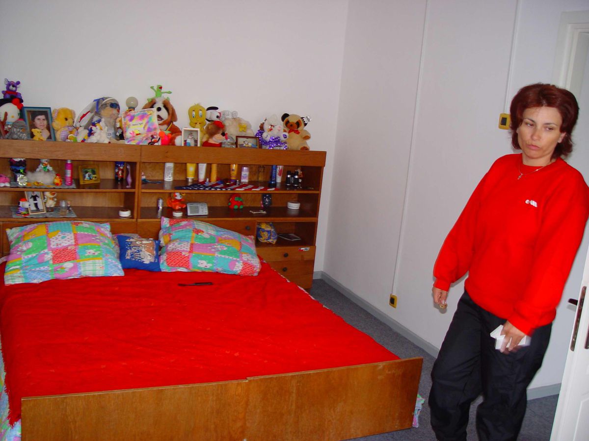 Fostele eleve îi fac un portret emoționant Marianei Bitang, care azi împlinește 60 de ani: „Doamna de fier" doar în sală, altfel „îți dă și cămașa de pe ea dacă ai nevoie de ceva"