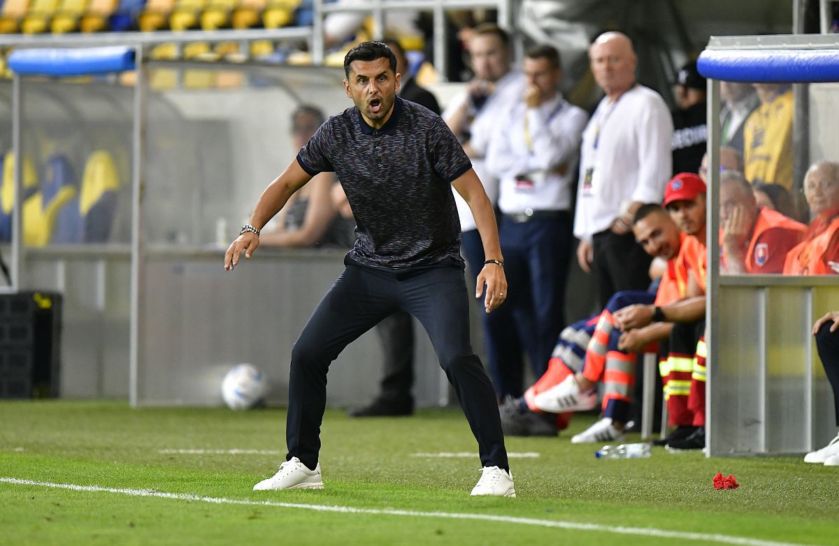 Jucătorul pe care Dică voia să-l schimbe: „Am avut emoții mari că ia «roșu»!” + ce l-a enervat în repriza secundă