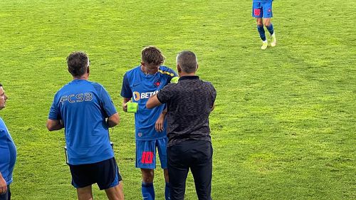 Dunajska Streda - FCSB | Octavian Popescu a devenit căpitanul roș-albaștrilor în repriza secundă, după ieșirea din teren a lui Florinel Coman, dar n-a „nimerit” din prima banderola (foto: GSP.ro)