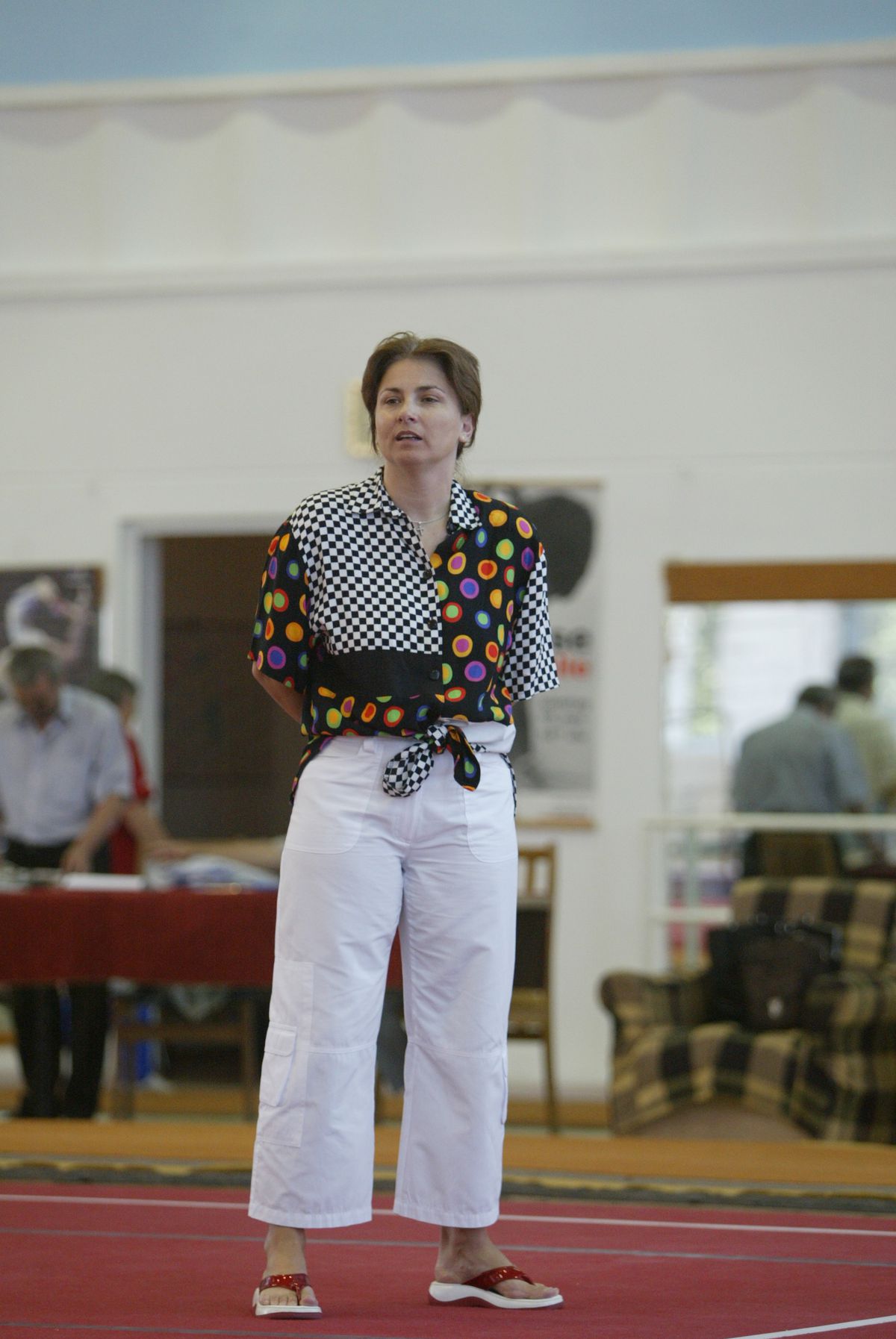 Fostele eleve îi fac un portret emoționant Marianei Bitang, care azi împlinește 60 de ani: „Doamna de fier" doar în sală, altfel „îți dă și cămașa de pe ea dacă ai nevoie de ceva"