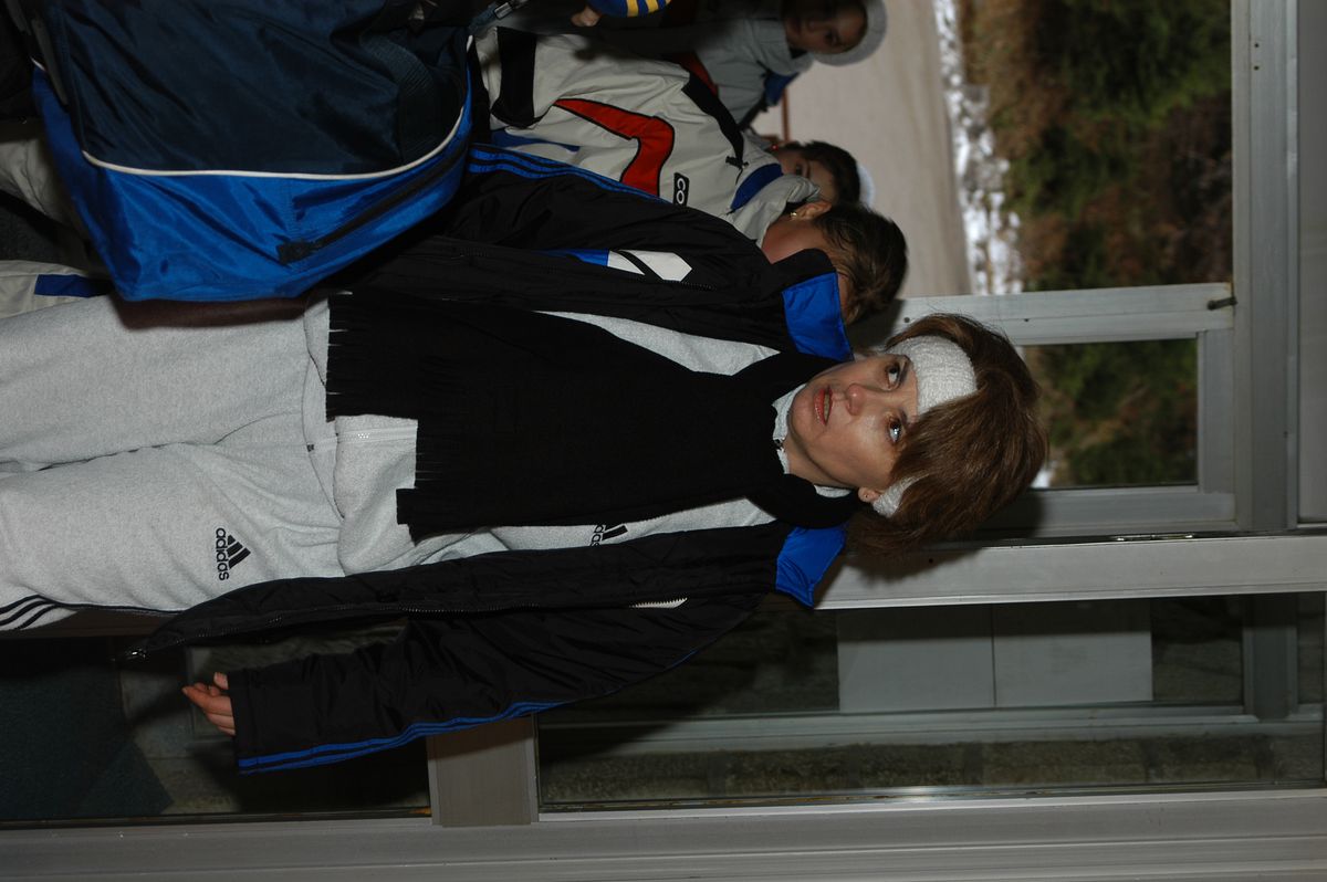 Fostele eleve îi fac un portret emoționant Marianei Bitang, care azi împlinește 60 de ani: „Doamna de fier" doar în sală, altfel „îți dă și cămașa de pe ea dacă ai nevoie de ceva"