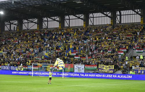 Dunajska Streda - FCSB | Atmosfera de pe MOL Arena a însemnat și o confruntare Ungaria - România.