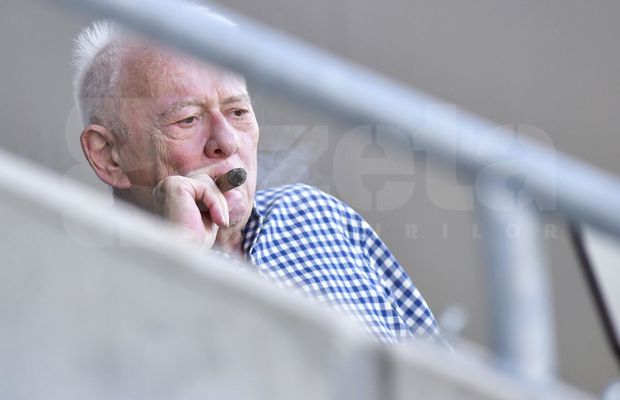 Prezență-surpriză în delegația FCSB din Slovacia » Alături de echipă după eliberarea din închisoare. Cum arată acum omul care a ajutat echipa din umbră, cât timp Becali a fost închis