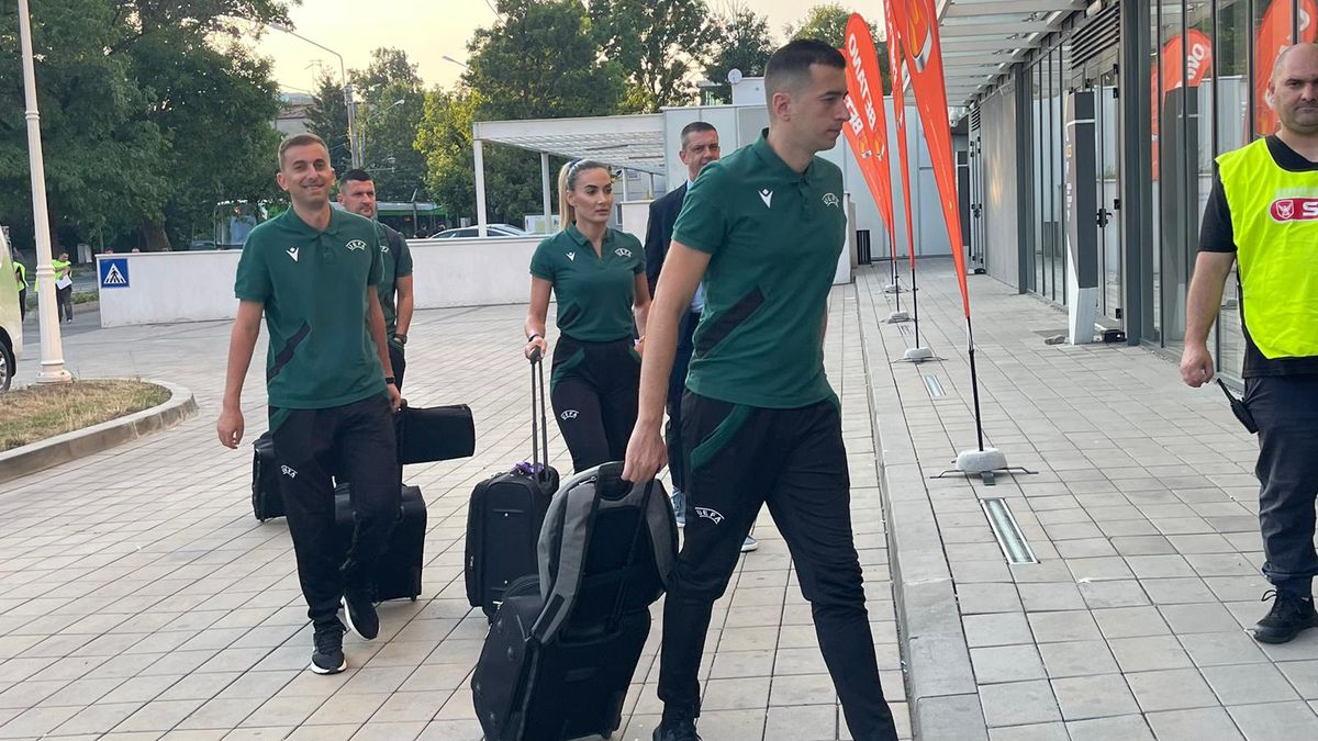 Emanuela în centrul atenției » Arbitra de rezervă de la FCSB - CSKA 1948 Sofia a furat toate privirile la sosirea la stadion