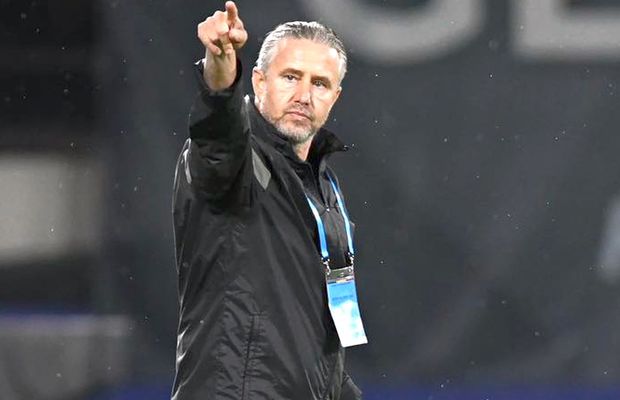 Reghecampf, impresionat de o echipă din SuperLiga: „Legată, puternică, joacă frumos. Va rămâne în față”