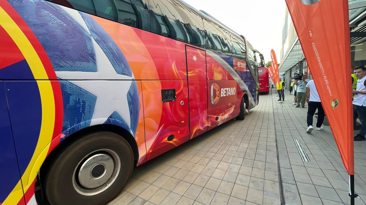 Imagini înainte de FCSB - CSKA 1948