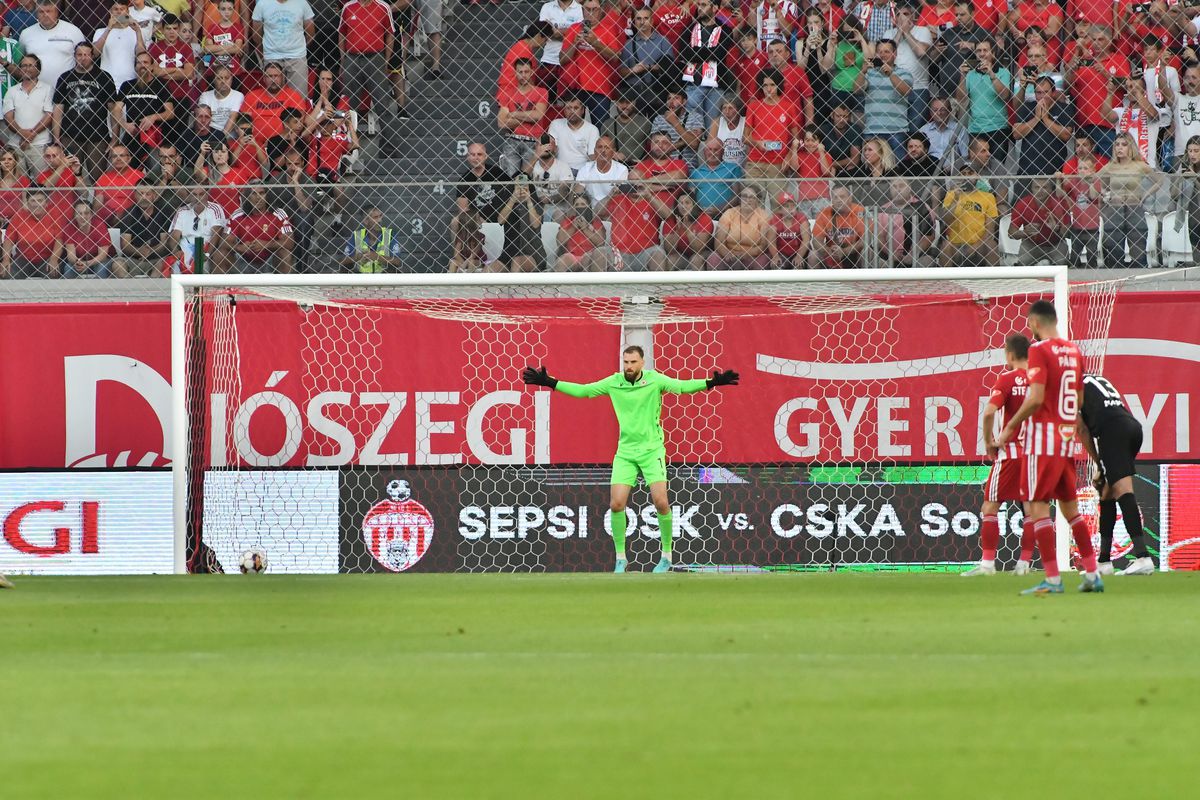 Penalty ușor primit de Sepsi în prima repriză cu CSKA: „plonjonul” lui Ștefănescu a contat decisiv