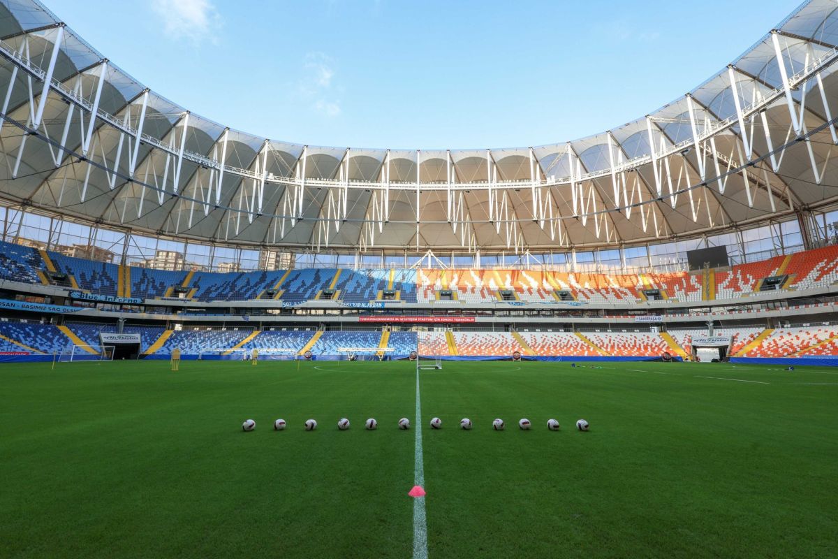 Frustrare în „infern” » Speranțele lui CFR Cluj s-au năruit în prelungiri cu Adana Demirspor, deși românii aveau om în plus