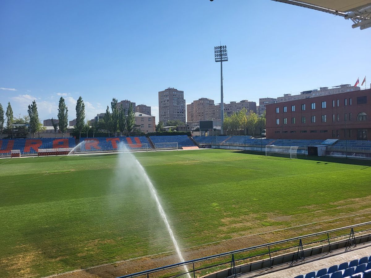 Cum arată stadionul pe care se joacă Uratu - Farul, în turul 2 preliminar al Conference League