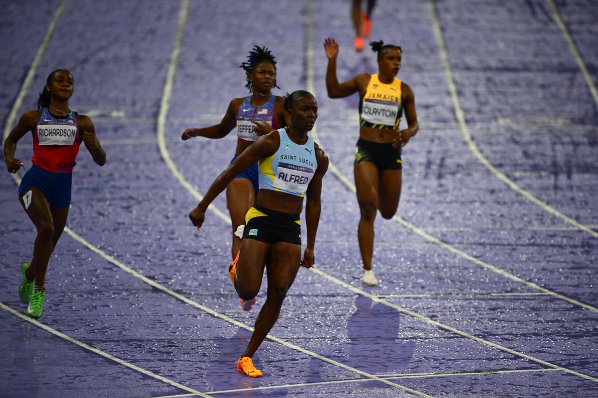 Campioana olimpică de la 100 metri vine dintr-o țară de 180.000 de locuitori » Julien Alfred a învins-o pe americanca Sha'Carri Richardson