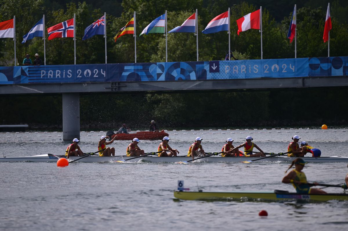 Barca feminină de 8+1 a României, nominalizată la premiul de „Echipajul feminin al anului” « Antonio Colamonici, nominalizat la altă categorie