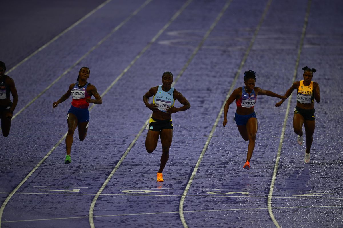 Campioana olimpică de la 100 metri vine dintr-o țară de 180.000 de locuitori » Julien Alfred a învins-o pe americanca Sha'Carri Richardson