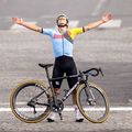 Belgianul Remco Evenepoel la Paris după ce s-a impus și în cursa pe șosea