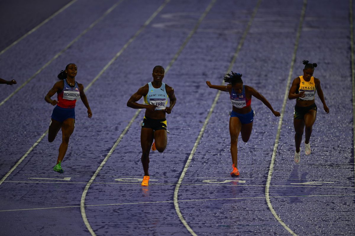 Campioana olimpică de la 100 metri vine dintr-o țară de 180.000 de locuitori » Julien Alfred a învins-o pe americanca Sha'Carri Richardson