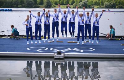 Barca feminină de 8+1 a României, nominalizată la premiul de „Echipajul feminin al anului” « Antonio Colamonici, nominalizat la altă categorie