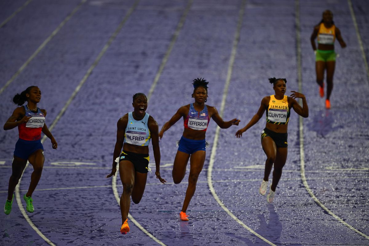 Campioana olimpică de la 100 metri vine dintr-o țară de 180.000 de locuitori » Julien Alfred a învins-o pe americanca Sha'Carri Richardson