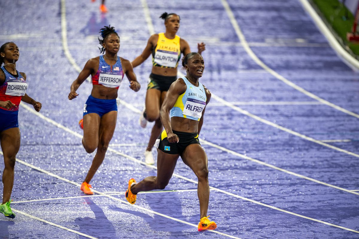 Campioana olimpică de la 100 metri vine dintr-o țară de 180.000 de locuitori » Julien Alfred a învins-o pe americanca Sha'Carri Richardson