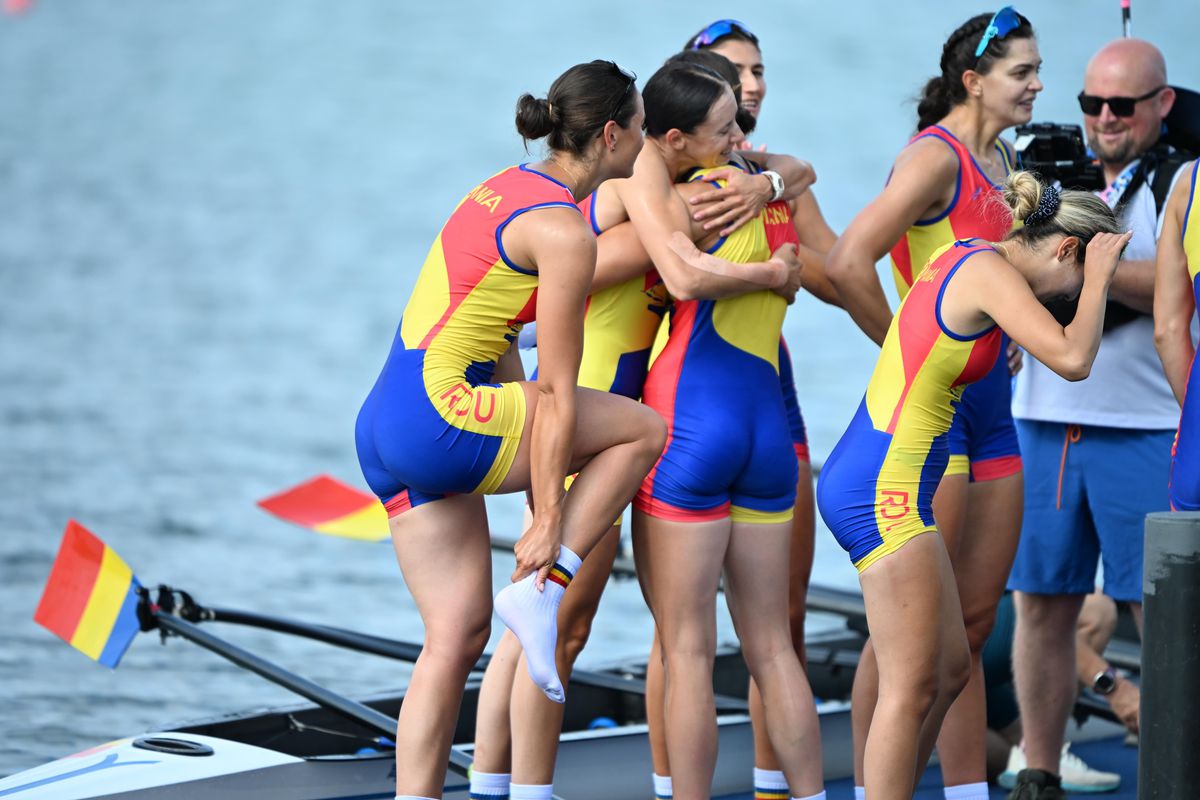 Barca feminină de 8+1 a României, nominalizată la premiul de „Echipajul feminin al anului” « Antonio Colamonici, nominalizat la altă categorie